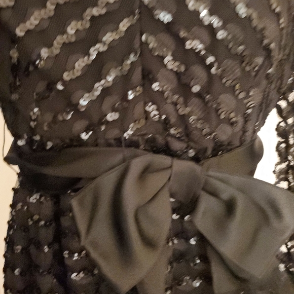 Elegant vintage sequin long sleeve bow dress - Picture 5 of 8